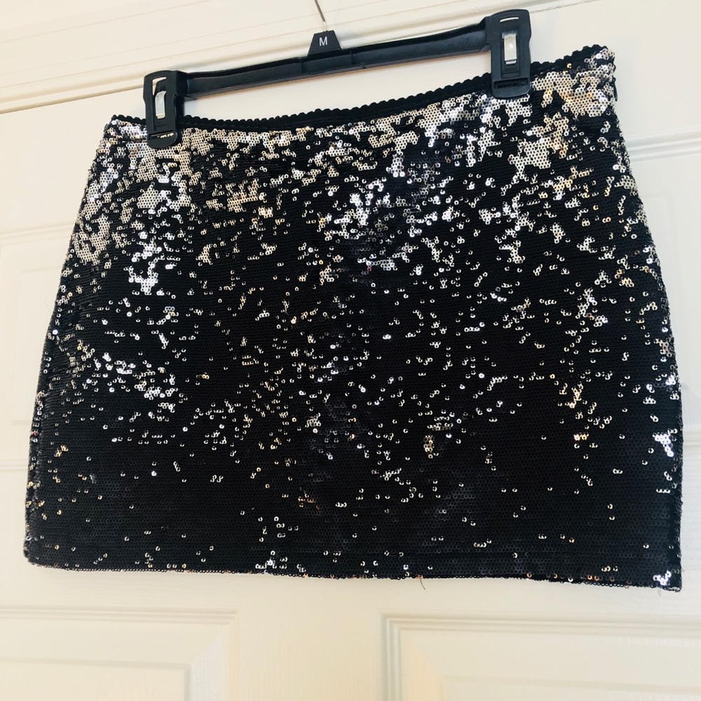✨Sequin mini skirt ✨